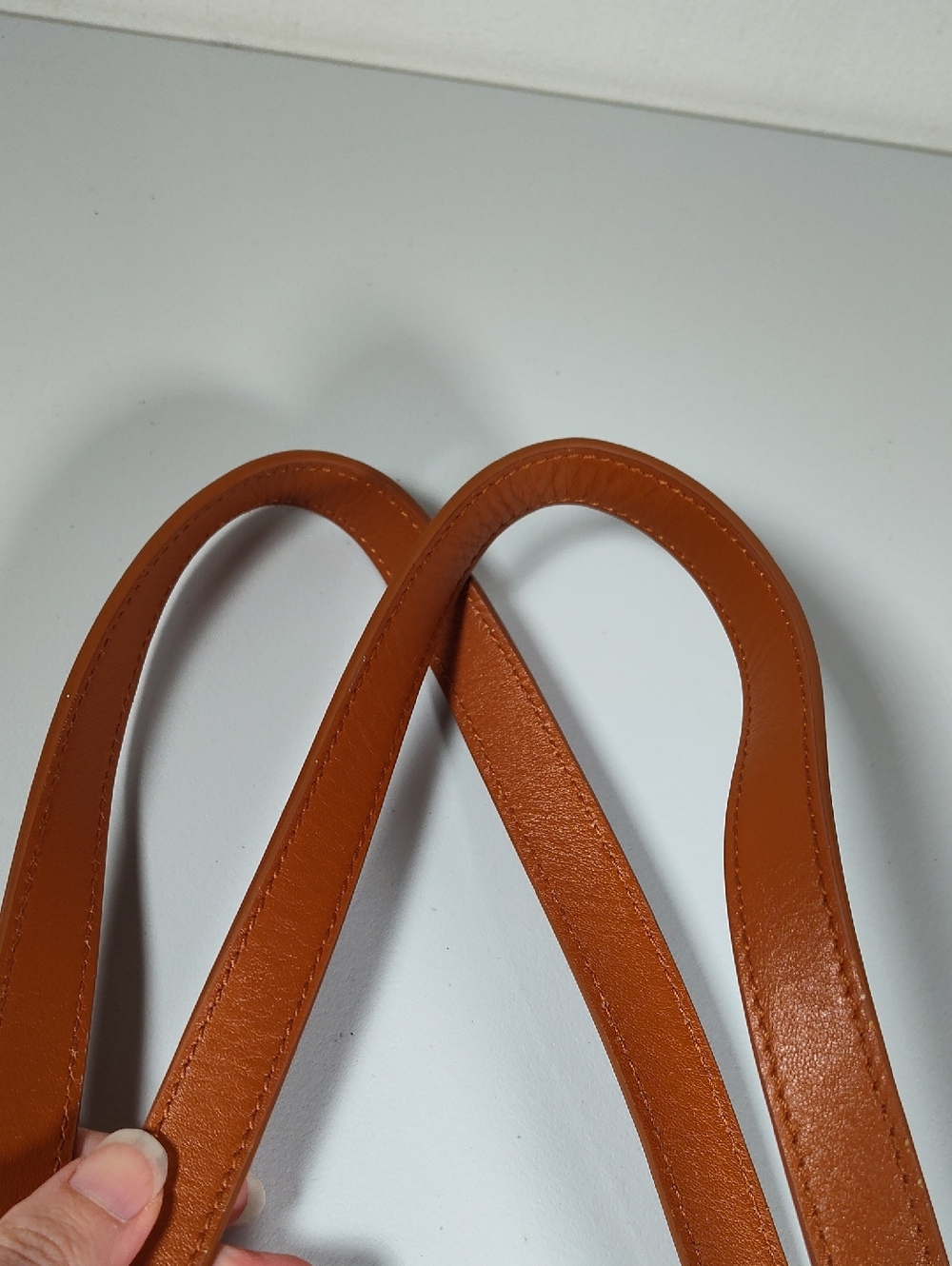 Quince Classic Italian Leather Tote in Cognac - Picture 10 of 16